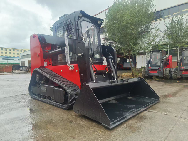 Колесный погрузчик HTS100