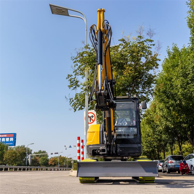 Гусеничный экскаватор HT65